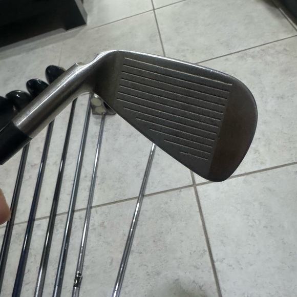 Ping S59 Iron 6 In right  Handed 
Steel shaft / black dot 
Used great - Picture 2 of 9